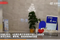 嚇慘了！女子稱(chēng)4男子凌晨刷房卡闖入酒店房間還給閨蜜打電話發(fā)短信